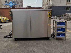 超聲波清洗設(shè)備為什么能延長(zhǎng)注塑模具的壽命？